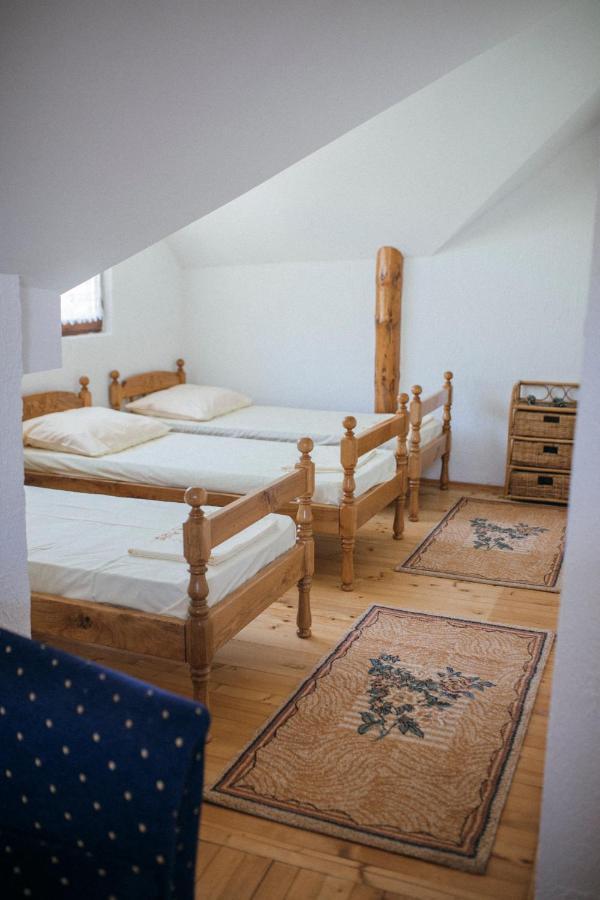 Holiday Home Iman Ripac 外观 照片